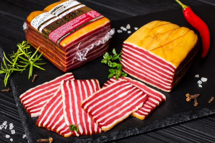 Слойка продукт м'ясний сирокопчений